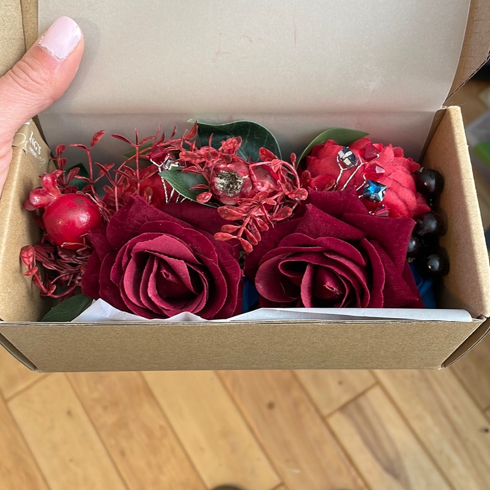 2 Ling’s Moment corsages